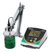 pH 700 Benchtop Meter